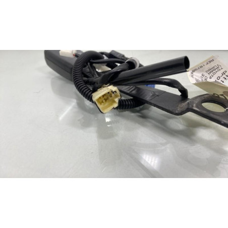 Attache ceinture avant droit TOYOTA URBAN CRUISER