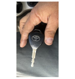 Bouton de warning TOYOTA URBAN CRUISER