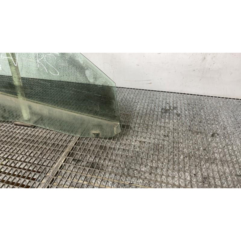 Vitre avant droit AUDI A3 2 Photo n°6