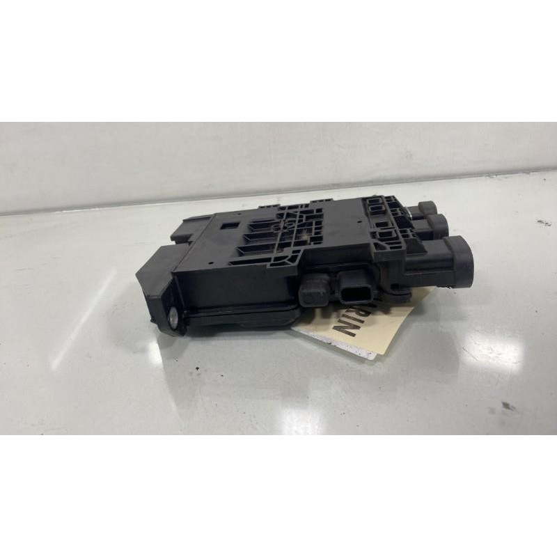 Porte fusible RENAULT MEGANE 3 Photo n°3