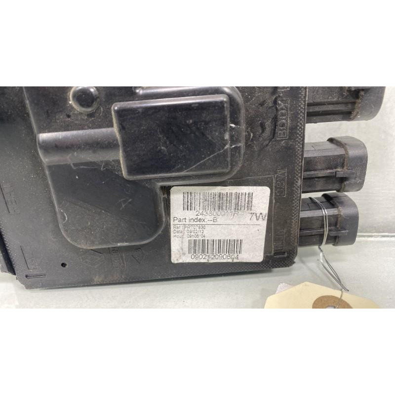 Porte fusible RENAULT MEGANE 3 Photo n°4