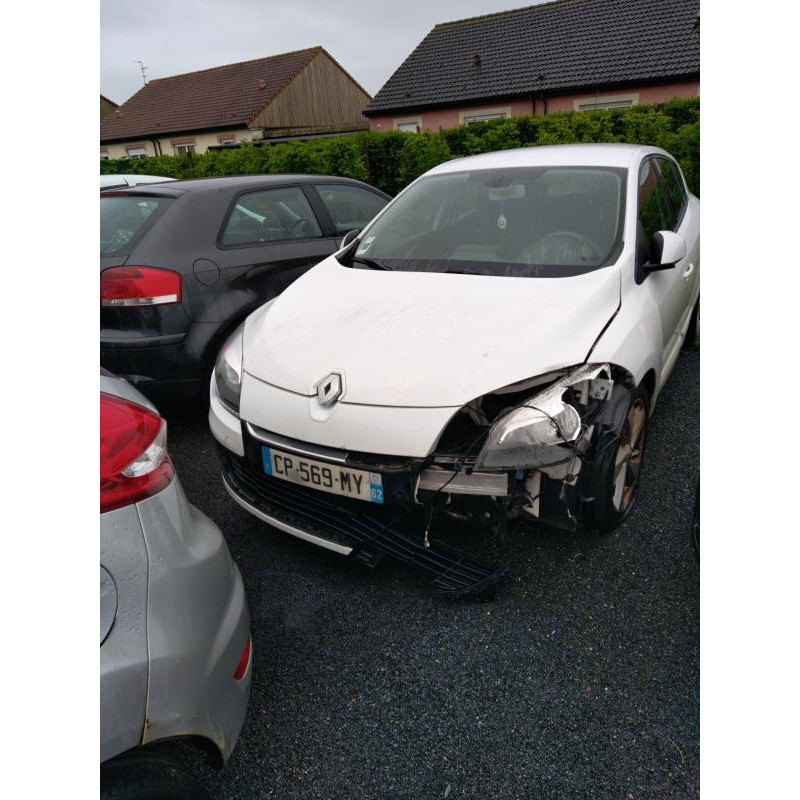 Porte fusible RENAULT MEGANE 3 Photo n°15