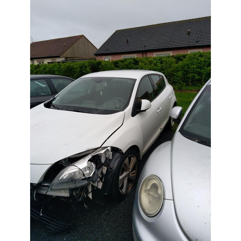 Porte fusible RENAULT MEGANE 3 Photo n°16