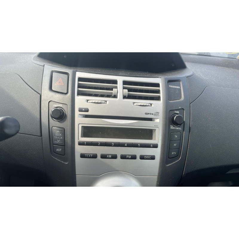Serrure avant droit TOYOTA YARIS 2 Photo n°4