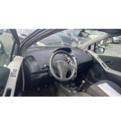 Serrure avant droit TOYOTA YARIS 2