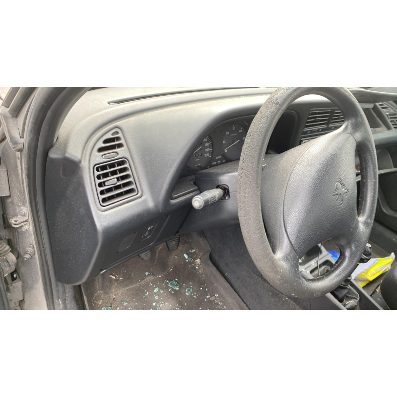 Porte avant gauche PEUGEOT 306 Photo n°13