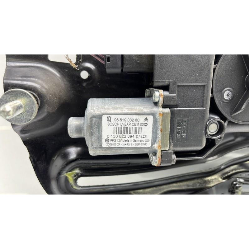 Leve vitre electrique arriere droit PEUGEOT 308 1 Photo n°8