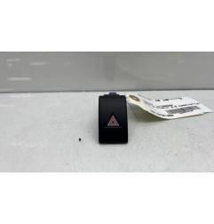 Bouton de warning TOYOTA RAV4 5 Photo n°1