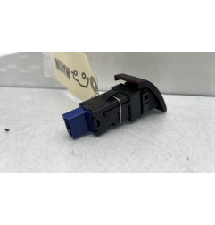 Bouton de warning TOYOTA RAV4 5