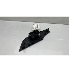 Interrupteur de leve vitre arriere droit TOYOTA RAV4 5