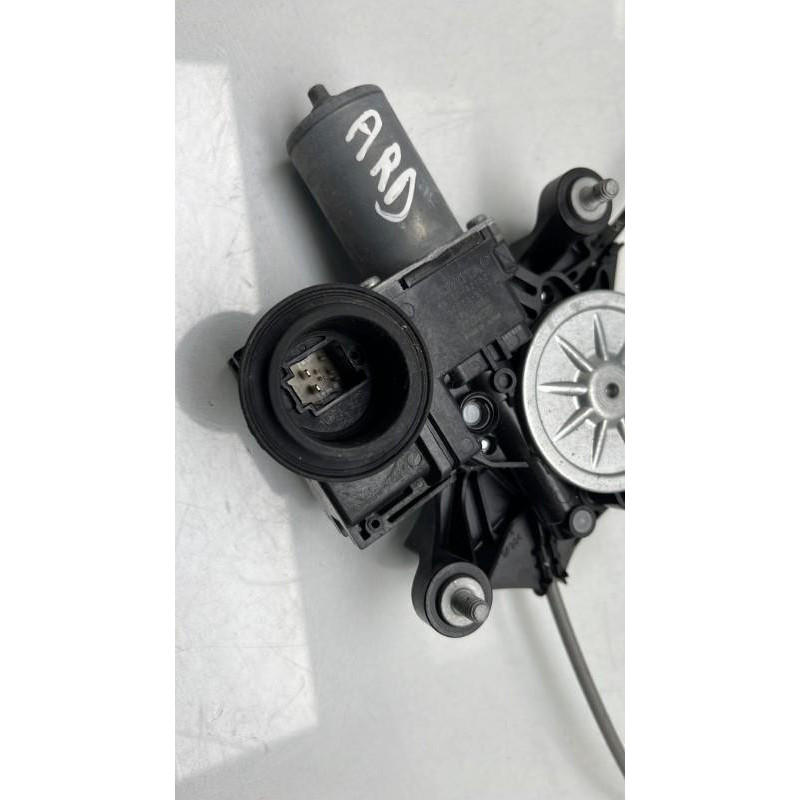 Leve vitre electrique arriere droit TOYOTA RAV4 5 Photo n°4