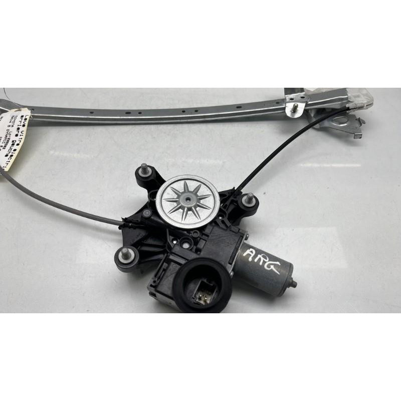 Leve vitre electrique arriere gauche TOYOTA RAV4 5 Photo n°5