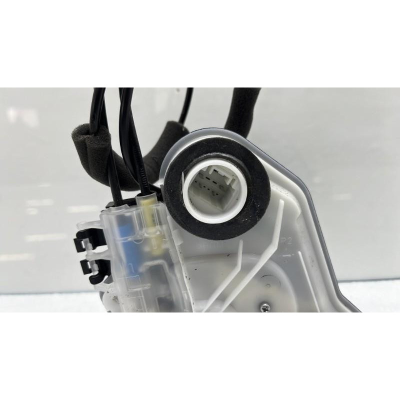 Serrure arriere droit TOYOTA RAV4 5 Photo n°2