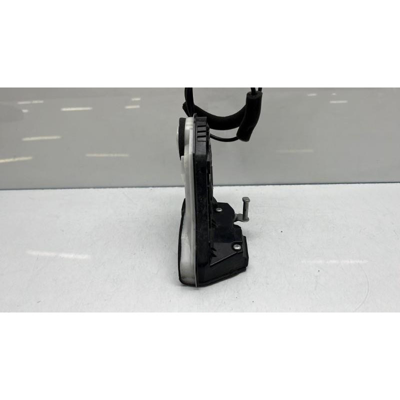 Serrure arriere droit TOYOTA RAV4 5 Photo n°5