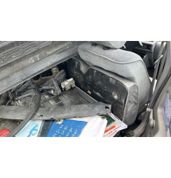 Serrure avant droit RENAULT CLIO 1