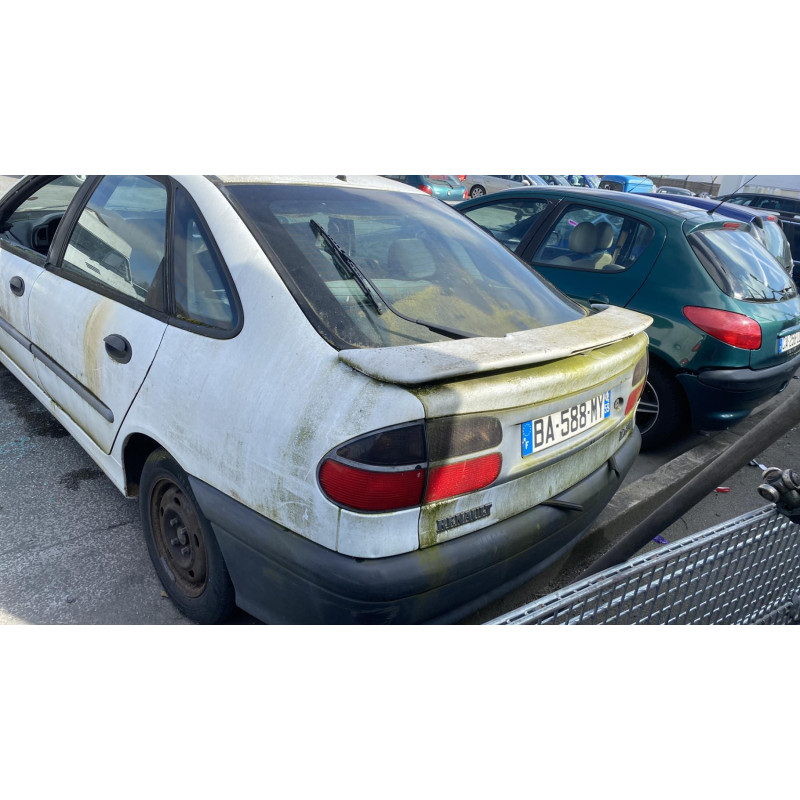 Bouton de warning RENAULT LAGUNA 1 Photo n°7