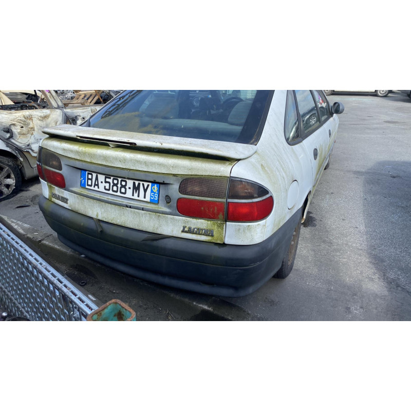 Bouton de warning RENAULT LAGUNA 1 Photo n°8