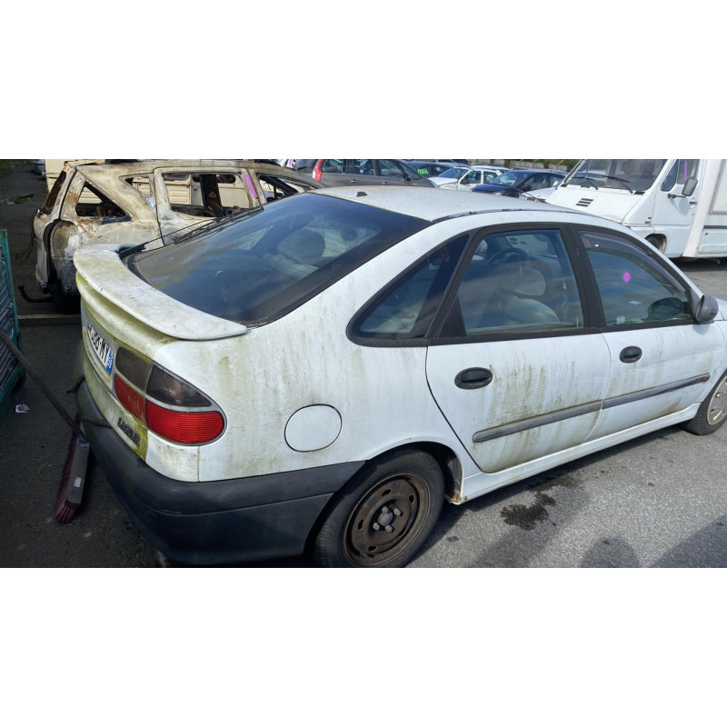 Bouton de warning RENAULT LAGUNA 1 Photo n°9