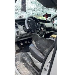 Poignee porte avant gauche RENAULT TRAFIC 2