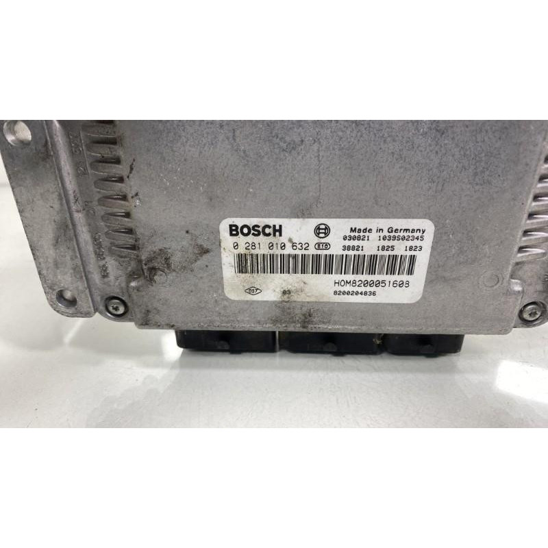 Calculateur moteur RENAULT TRAFIC 2 Photo n°1