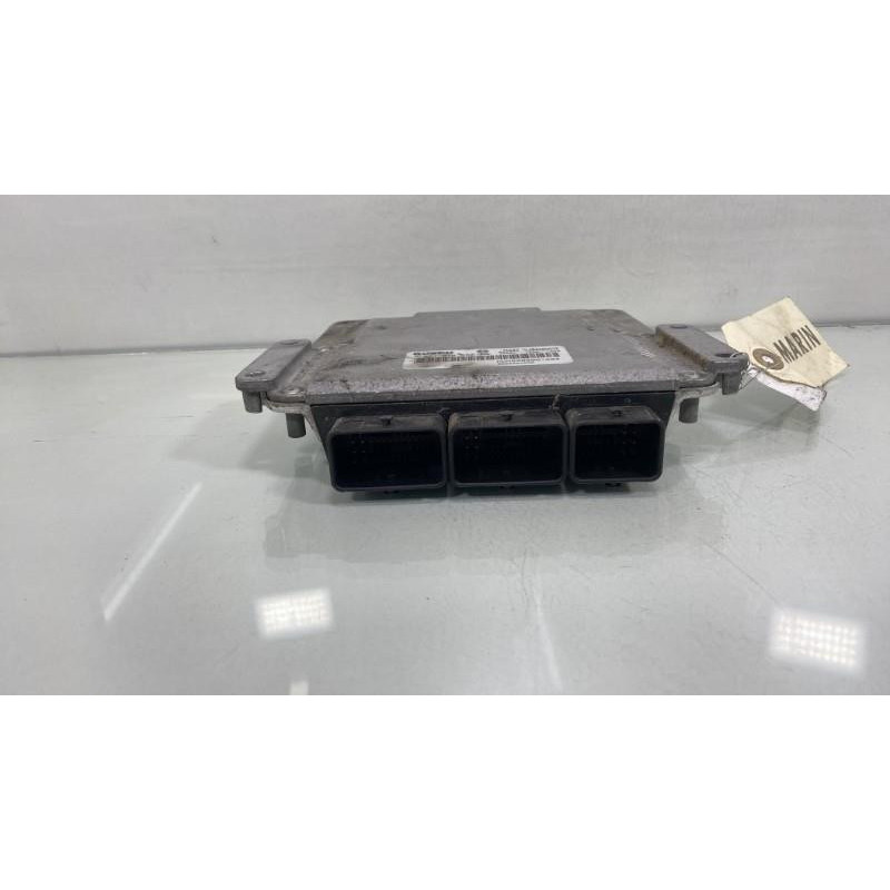 Calculateur moteur RENAULT TRAFIC 2 Photo n°2