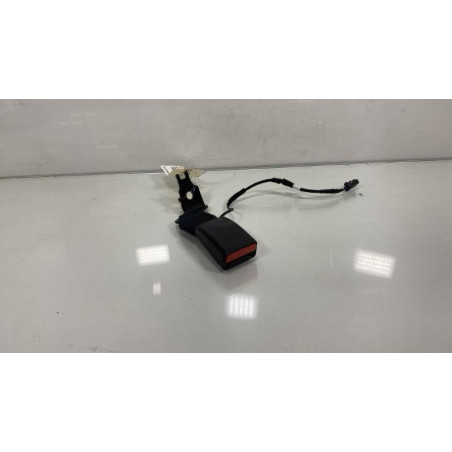 Attache ceinture arriere gauche PEUGEOT 2008 2