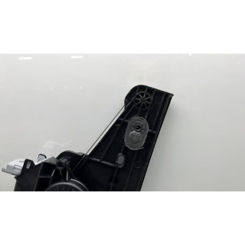 Leve vitre electrique avant droit PEUGEOT 2008 2 Photo n°5