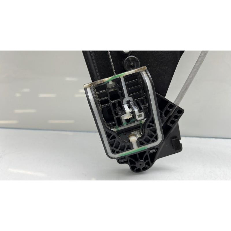 Leve vitre electrique avant droit PEUGEOT 2008 2 Photo n°9
