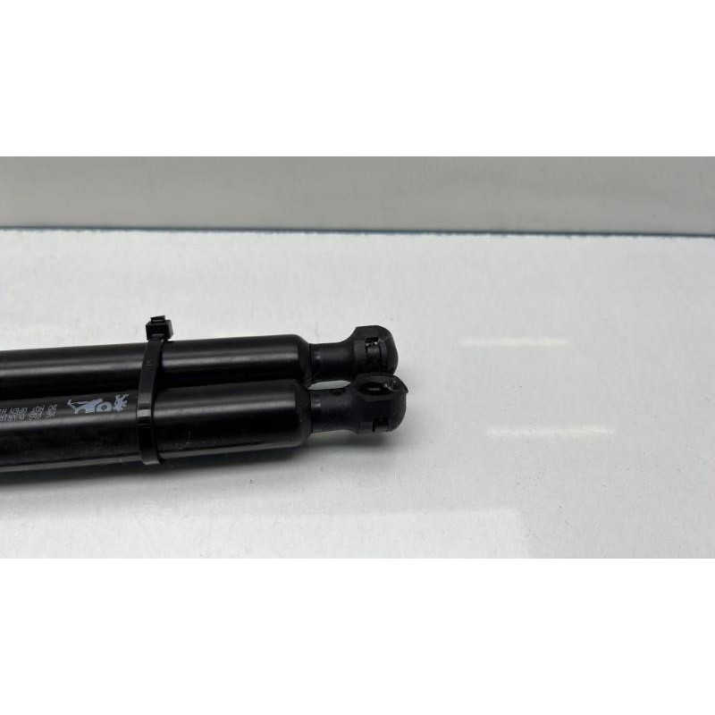 Verin de coffre PEUGEOT 2008 2 Photo n°4