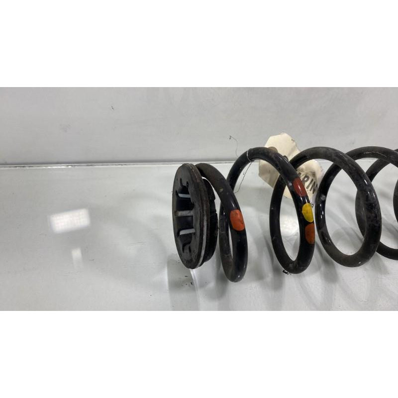 Ressort de suspension arriere droit PEUGEOT 2008 2 Photo n°1