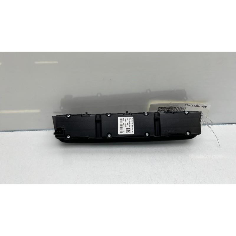 Bouton de warning MERCEDES CLASSE CLA 117 Photo n°2