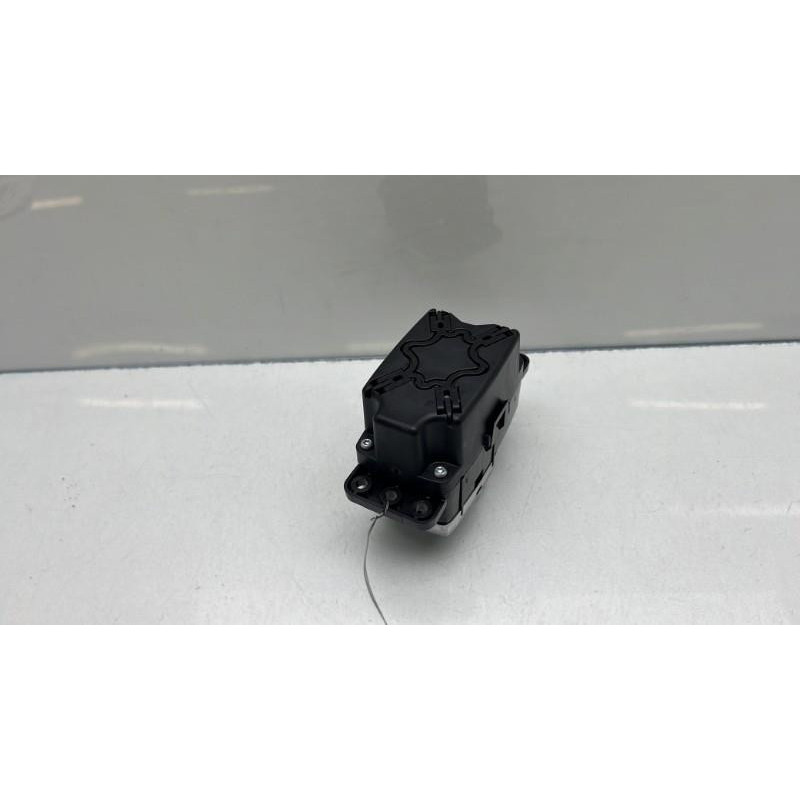 Commande GPS MERCEDES CLASSE CLA 117 Photo n°1