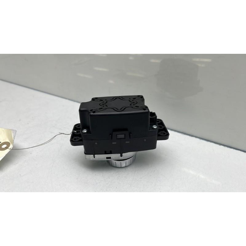 Commande GPS MERCEDES CLASSE CLA 117 Photo n°3