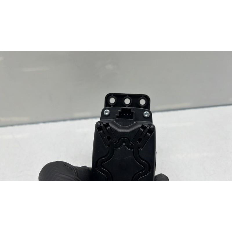 Commande GPS MERCEDES CLASSE CLA 117 Photo n°4