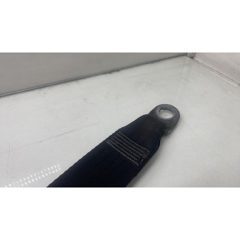 Pretensionneur de ceinture avant droit TOYOTA COROLLA VERSO 2 Photo n°1