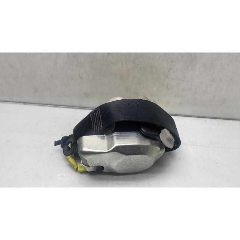 Pretensionneur de ceinture avant droit TOYOTA COROLLA VERSO 2 Photo n°5