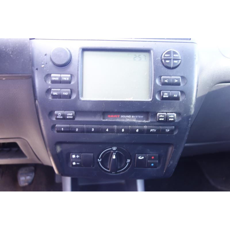 Vitre avant droit SEAT IBIZA 2 Photo n°11