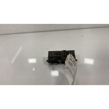 Poignee porte coffre gauche NISSAN NV200