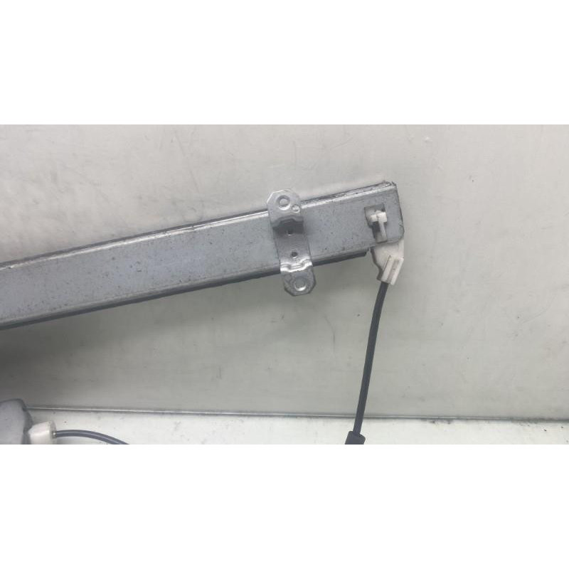 Leve vitre electrique avant droit NISSAN NV200 Photo n°4