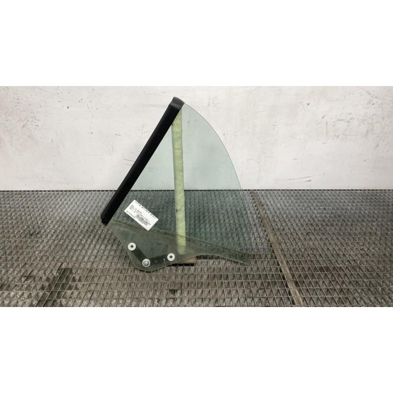 Vitre arriere droit BMW SERIE 3 E46 Photo n°4