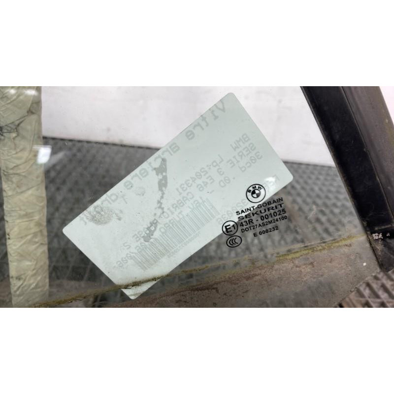 Vitre arriere droit BMW SERIE 3 E46 Photo n°6