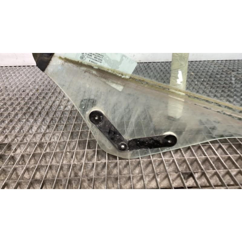 Vitre arriere gauche BMW SERIE 3 E46 Photo n°1