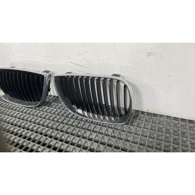 Calandre BMW SERIE 1 E87 Photo n°4