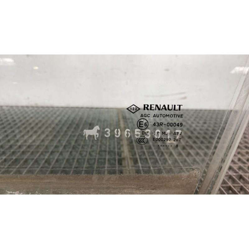 Vitre avant gauche RENAULT LAGUNA 3 Photo n°4