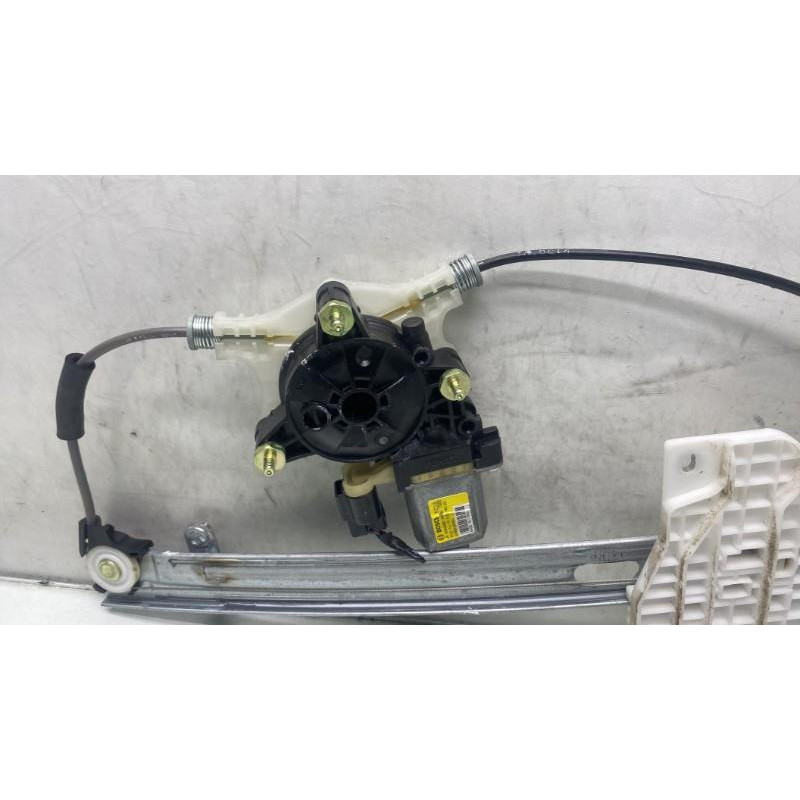 Leve vitre electrique avant droit KIA PICANTO 3 Photo n°6