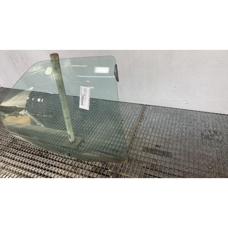 Vitre arriere droit CITROEN XANTIA Photo n°6