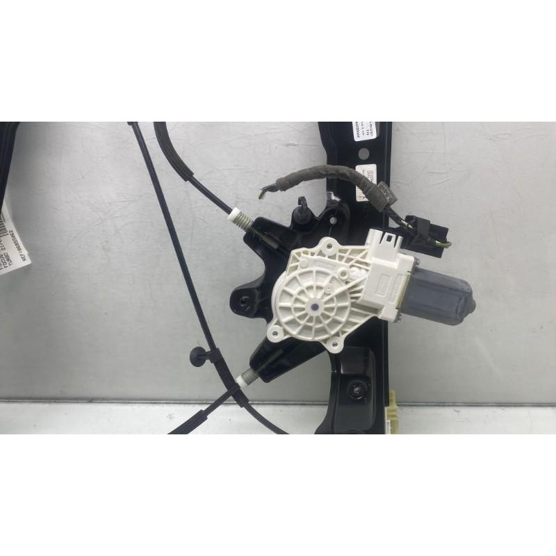 Leve vitre electrique avant droit FORD FOCUS 3 Photo n°4
