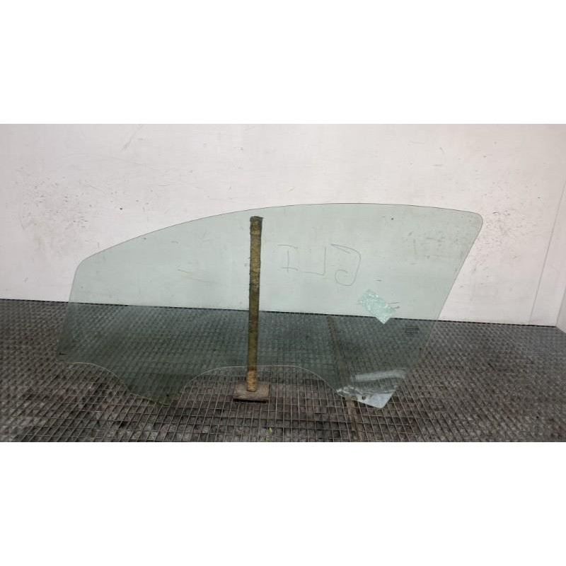 Vitre avant droit OPEL CORSA D Photo n°6