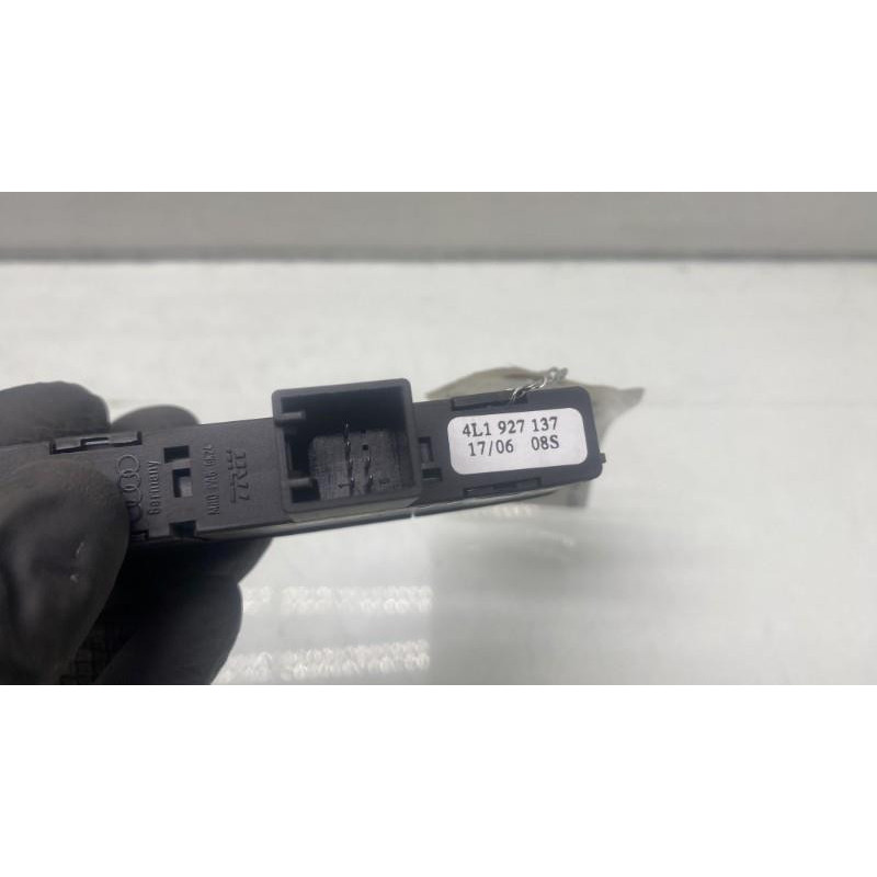 Bouton de warning AUDI Q7 1 Photo n°3