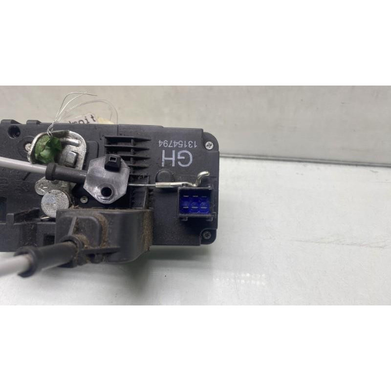 Serrure arriere droit OPEL MERIVA A Photo n°1